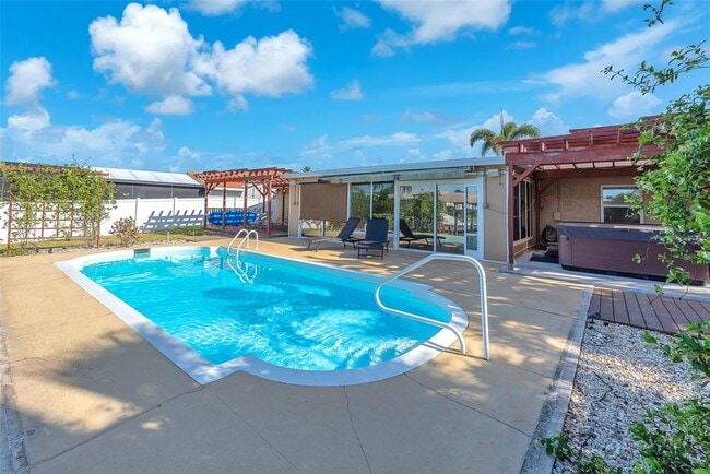 Building Photo - 1012 Spindle Palm Way