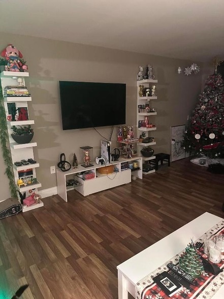 Building Photo - 4230 Deste Ct