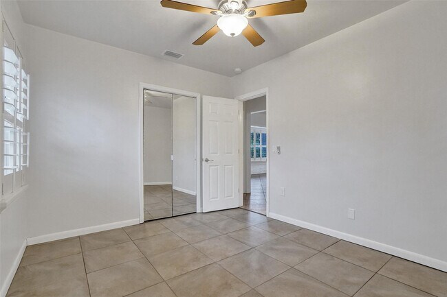 Building Photo - 1316 NE 2nd Ave