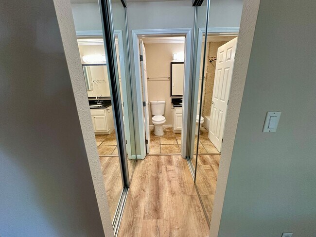 Building Photo - Cupertino Villas Condo