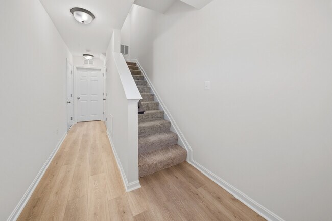 Building Photo - 375 Tumblers Wy