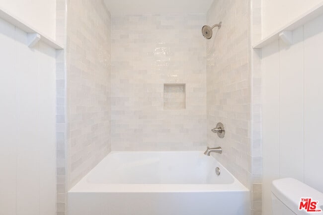 Building Photo - 314 N Venice Blvd