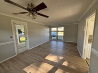 Building Photo - Freshly Updated 3 Bedroom Home