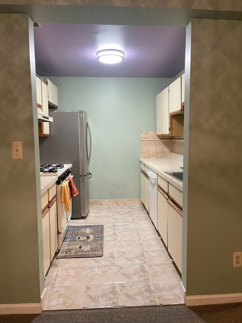 Building Photo - 420 Stratford Pl