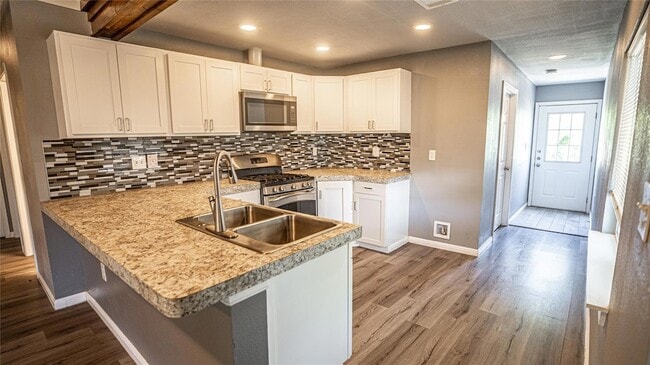 Building Photo - 106 W Hoopes Ave