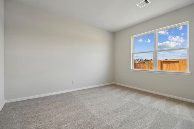 Building Photo - 16449 Blossom Grv Dr