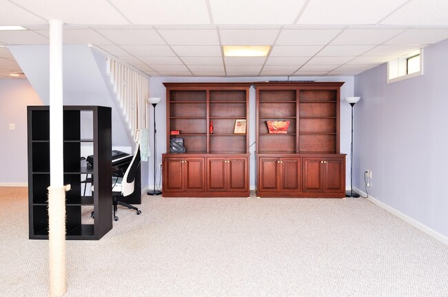 Building Photo - 3240 Dunwoodie Rd