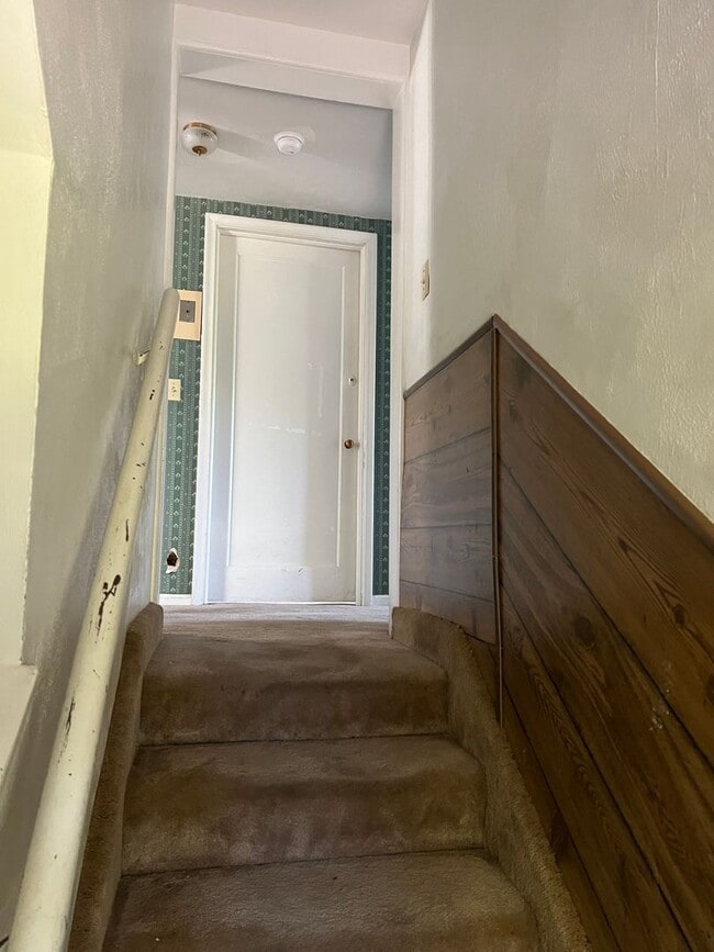 Building Photo - Charming 5 Bed, 2 bath home in the heart o...