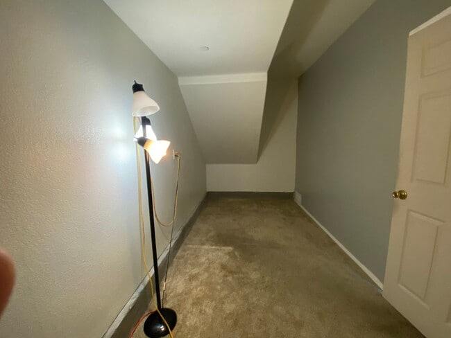 Building Photo - Pleasanton End Unit Andares Townhouse 3 BD...