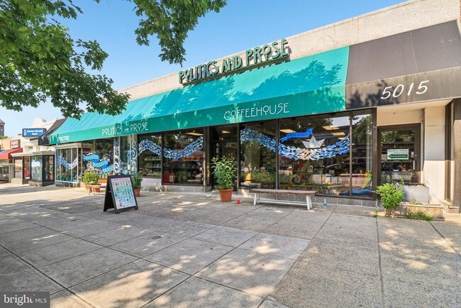 Building Photo - 3233 Ellicott St NW