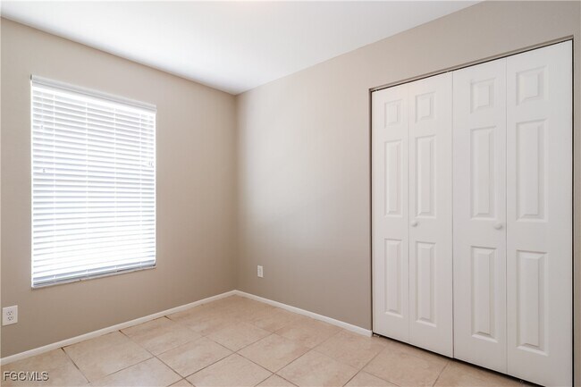 Building Photo - 18529 Phlox Dr