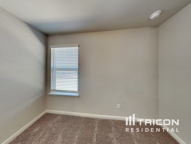 Building Photo - 5803 Nyla Wy