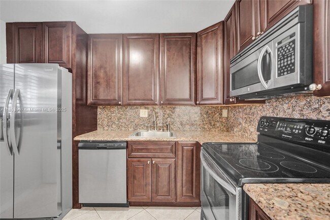 Building Photo - 106 Gardens Dr