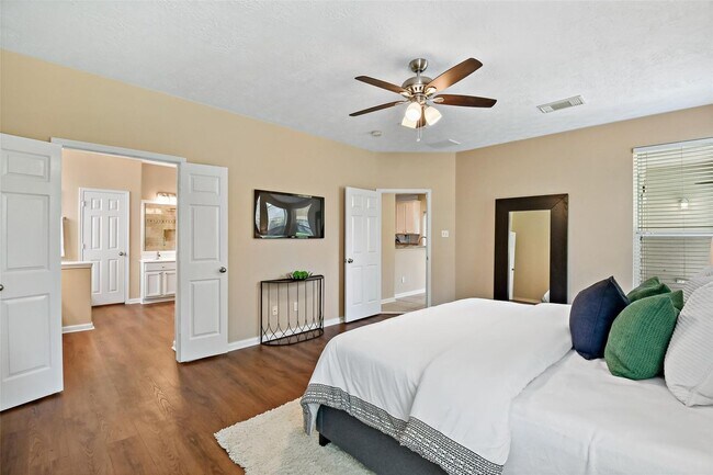 Building Photo - Beautifully Updated Home in Sugar Land’s S...