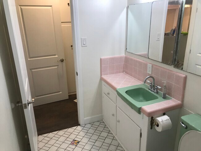 Building Photo - 3209 W 153rd St