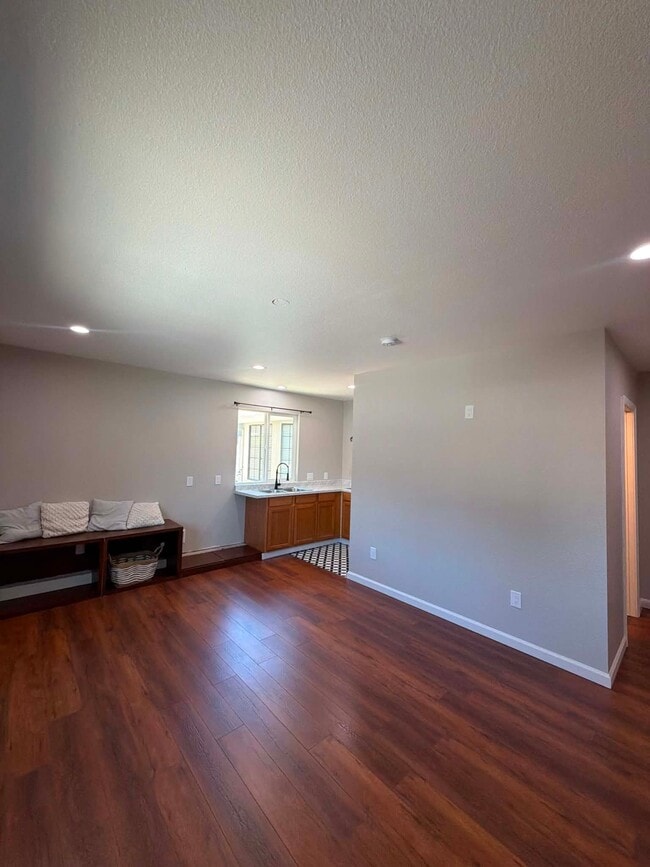 Building Photo - 1300 Dezzani Ln