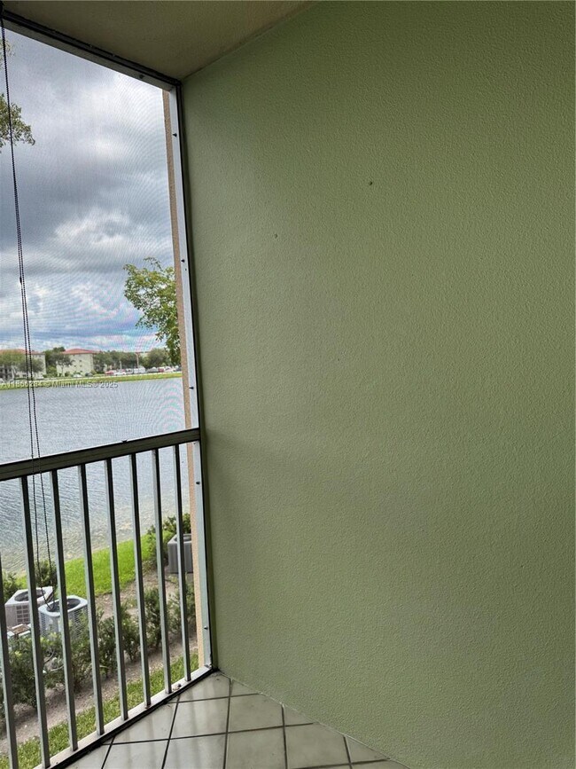 Building Photo - 13101 SW 11th Ct