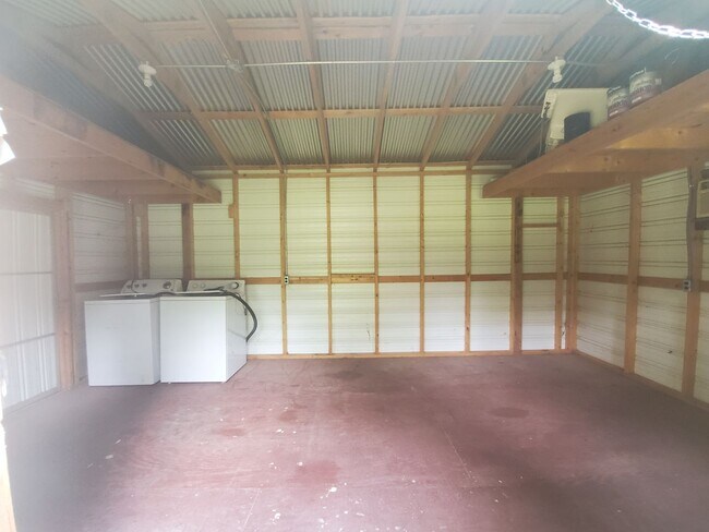Building Photo - 5090 Summer Ridge Rd