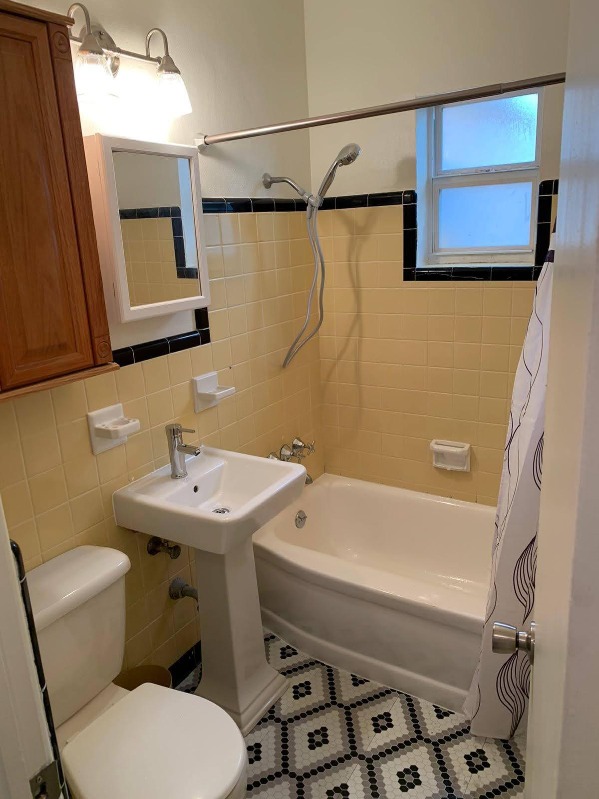 Bathroom - 2634 39th Ave N