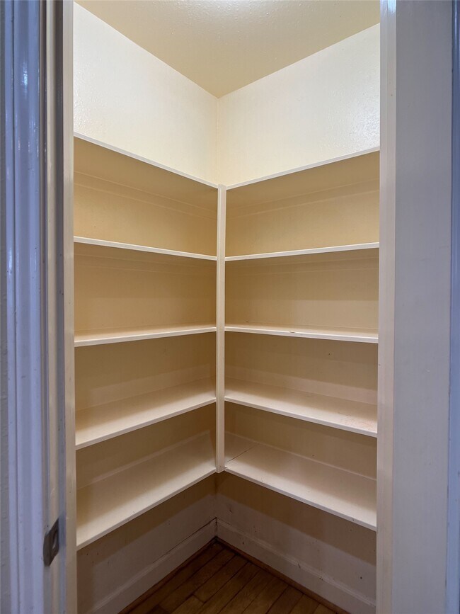 Building Photo - 11827 Edenstone Dr