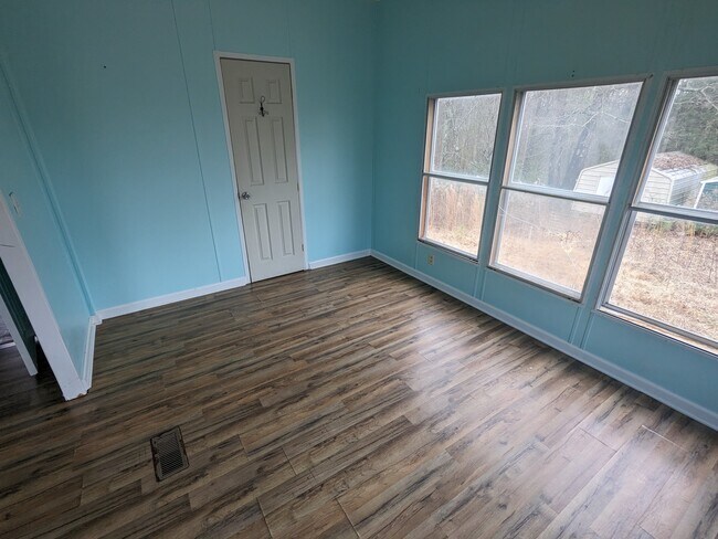 Building Photo - 675 Co Rd 771