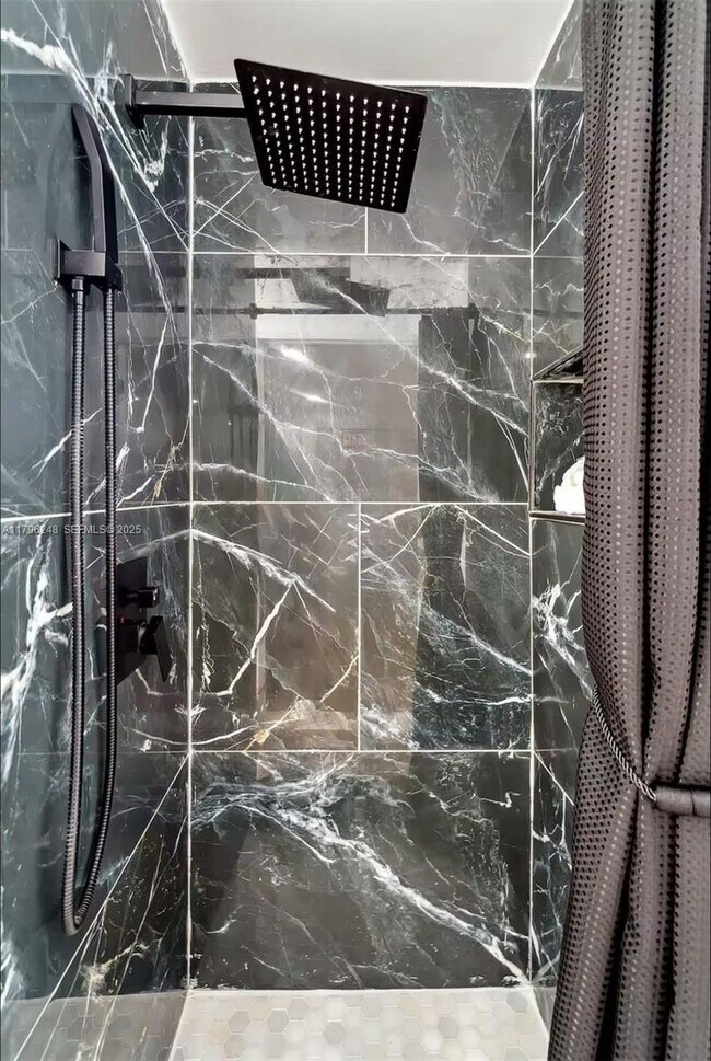 Building Photo - 310 Oregon St