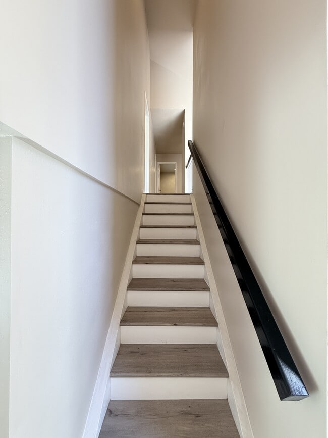 Building Photo - 435 Anacapa Cir