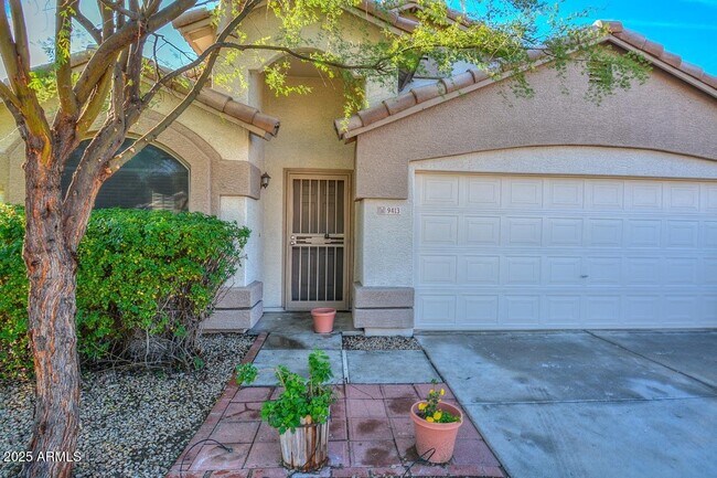 Primary Photo - 9413 W Cinnabar Ave