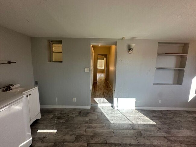 Building Photo - Vintage Ranch Home