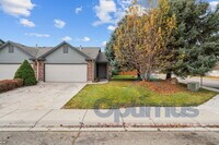 Building Photo - Charming & updated 2-bedroom, 2-bath home in one of Boise’s most convenient and sought-after loca...