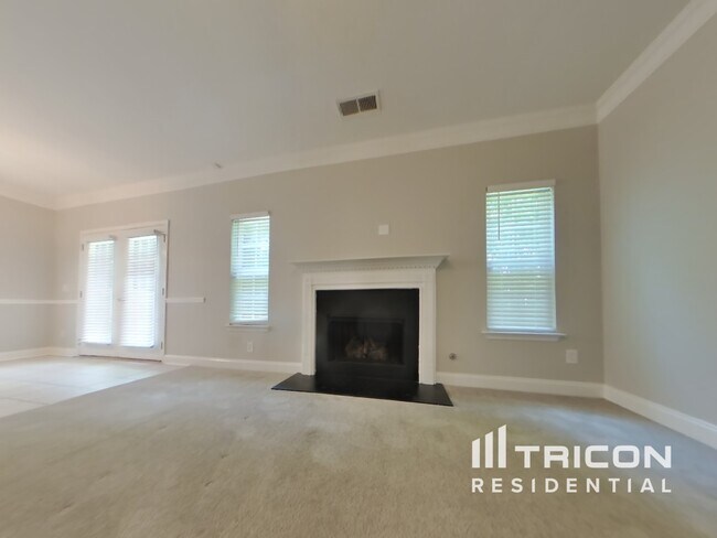 Building Photo - 204 Cole Ct