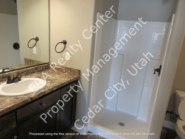 Building Photo - **Move-In Bonus!!! 3 bedroom, 2.5 bath - Newer town home living in the heart of Cedar City!
