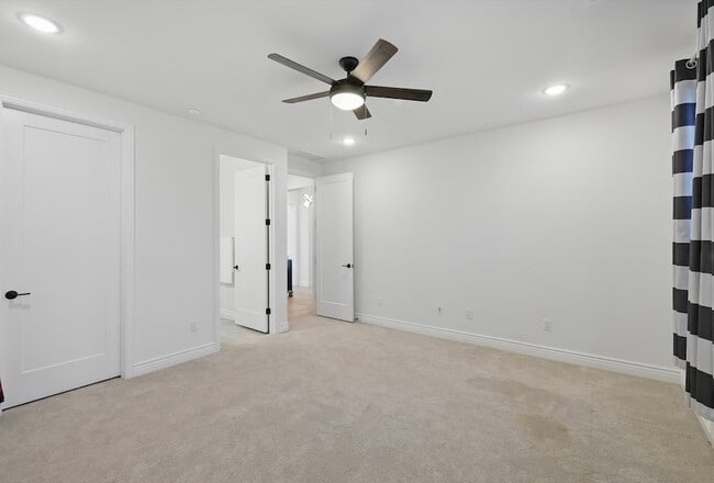 Building Photo - 12424 Blue Granite Dr