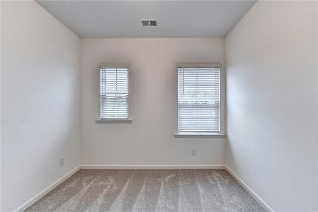 Building Photo - 477 Danville Ave