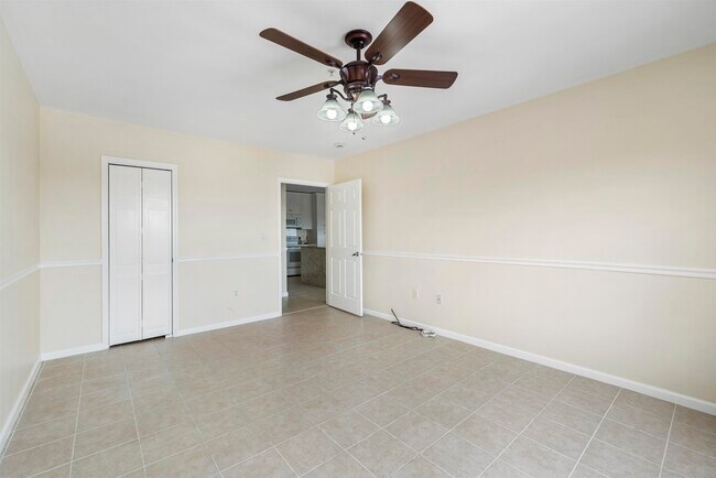 Building Photo - 8915 Bergenwood Ave
