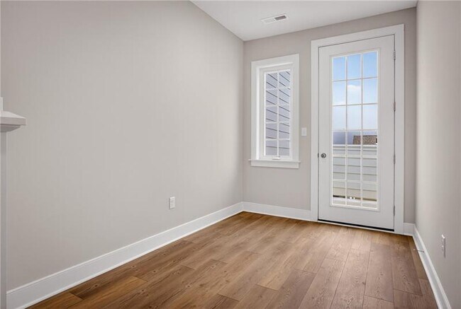 Building Photo - 4022 Cottage Wy