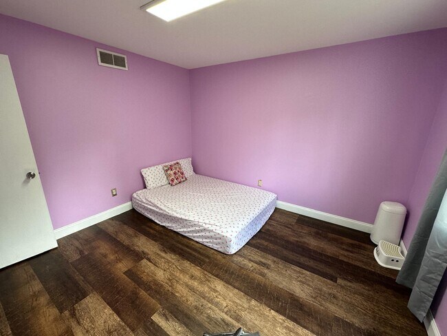 Building Photo - 5017 Saffron Dr