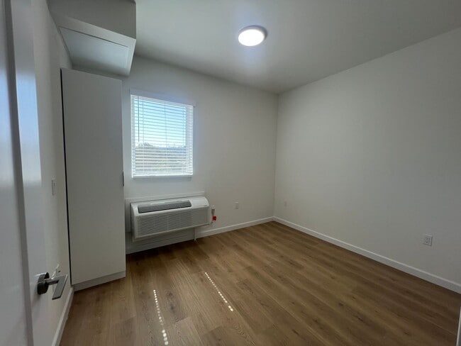 Building Photo - 2900 S Orange Dr