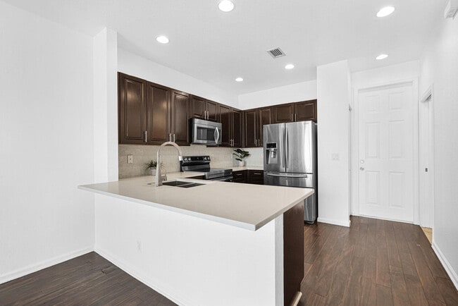 Building Photo - 1427 NW 34th Way