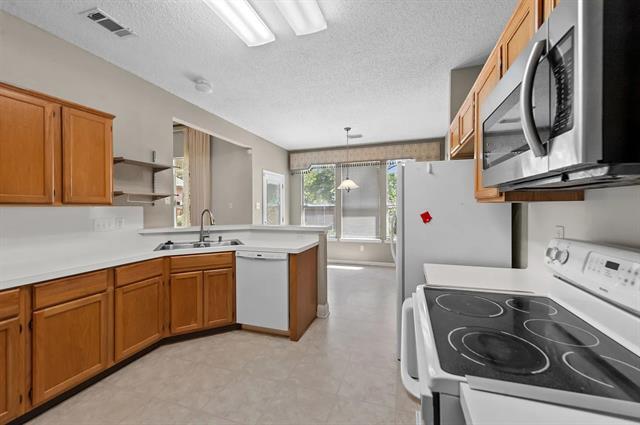 Building Photo - 6513 Fairfield Dr