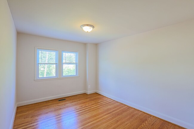 Building Photo - 5662 Kavon Ave