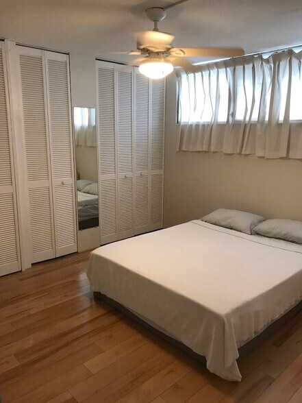 Bedroom - 1011 Prospect St