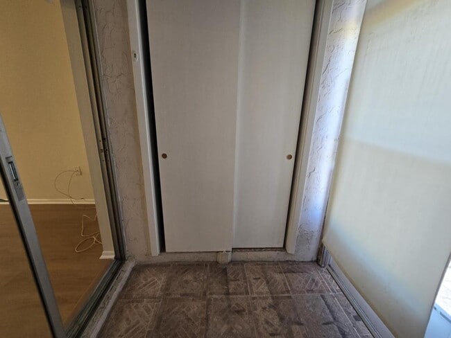 Building Photo - 2955 Stillwell Ct