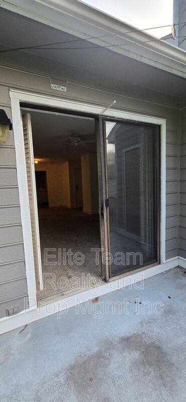 Building Photo - 3001 Heathstead Place