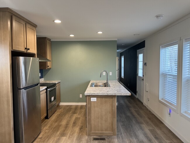 Building Photo - 1416 Huntley