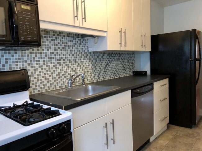 Building Photo - For Rent: Charming Residence on Ridge Ave