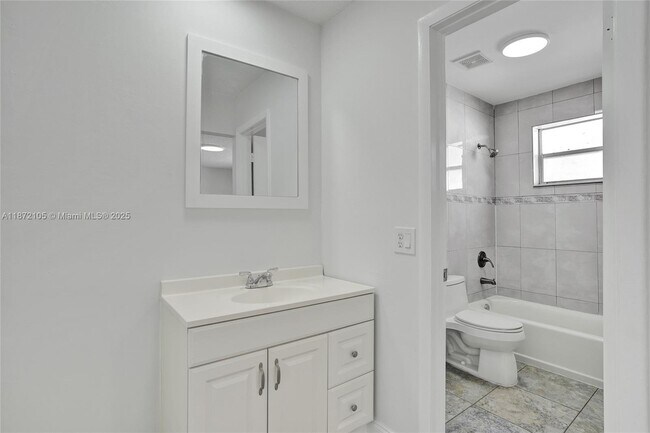 Building Photo - 3074 SW 17th St