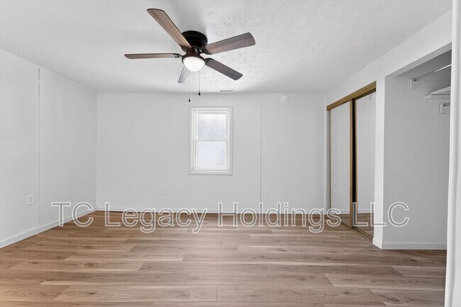 Building Photo - 218 George St