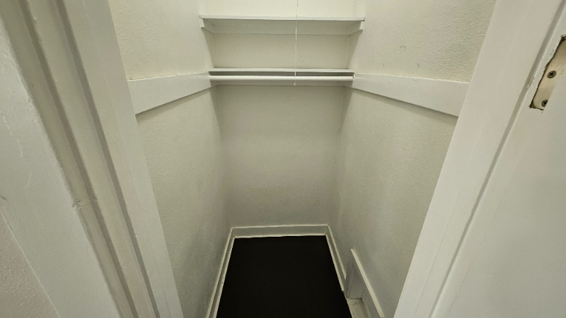 Building Photo - 1026 Ingraham St