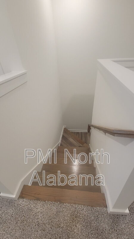 Building Photo - 7597 Discovery Pt Dr NW